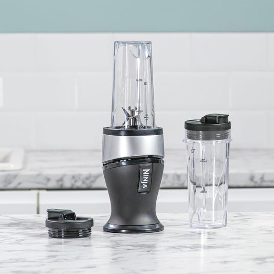 Ninja Personal Blender 700W, Smoothie Maker mit 2 Bechern